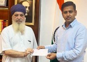 Jalandhar: Senior Citizen Inderjit Singh Gulati Hands Over Rs 25 Lakh Cheque To DC For Flood Victims