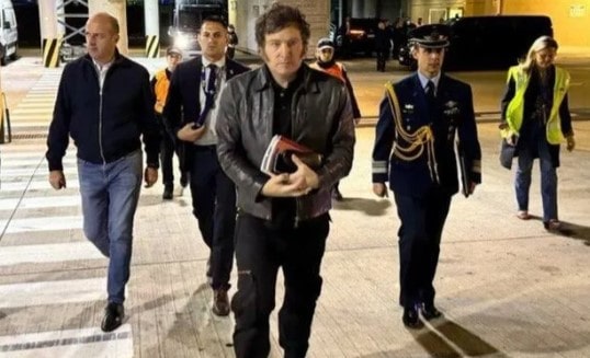 Javier Milei cierra su gira por Estados Unidos y regresa al país para las elecciones legislativas bonaerenses