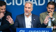 Bendodo acusa a Sánchez desde Ciudad Real de "vender España" por una foto con Puigdemont