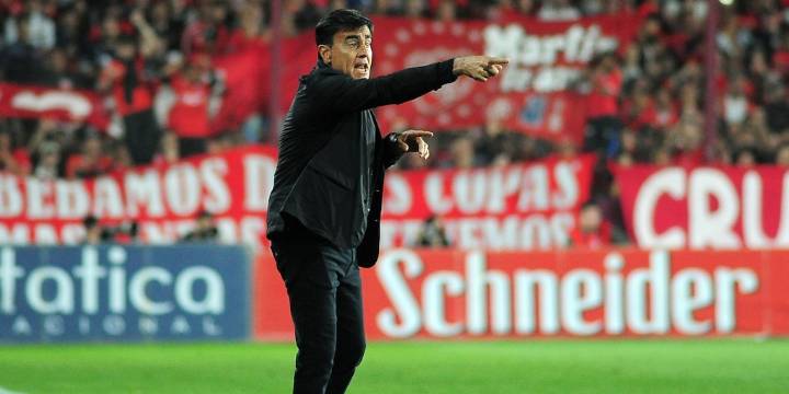 Gustavo Quinteros llegó al país para convertirse en nuevo DT Independiente: “Le pido a la gente que tenga paciencia y apoye”