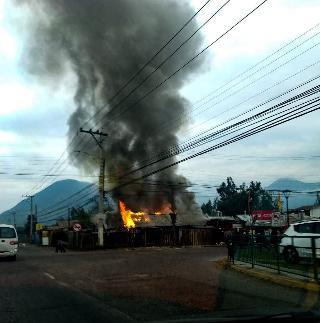Incendio estructural en Paradero 4 del sector Lo Miranda