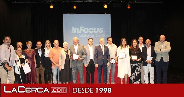 Blanca Fernández: "Tenemos que sentir orgullo y autoestima de una región que lidera los indicadores de atención a las personas mayores"