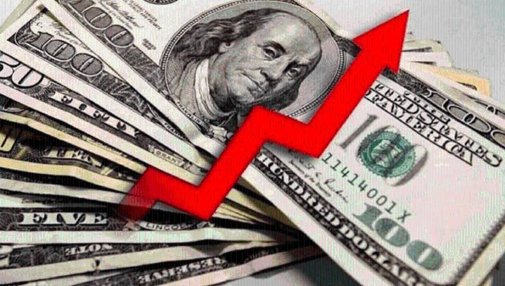 Se disparó el dólar y cerró a $1.400 en algunos bancos