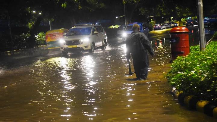 City hospitals waterlogged due to night