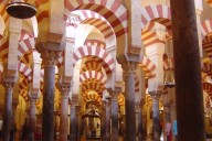 Detenido tras realizar 20 amenazas de bomba contra la Catedral de Córdoba en España