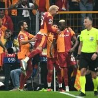 Liverpool lose to Galatasaray in Champions League, Chelsea beat Mourinho's Benfica