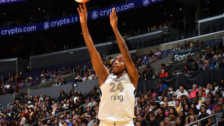 Aces finish in style, hit record 22 3s in 16th straight win