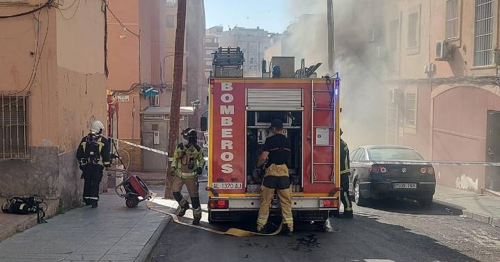 Un herido en el incendio de un hotel en Almería