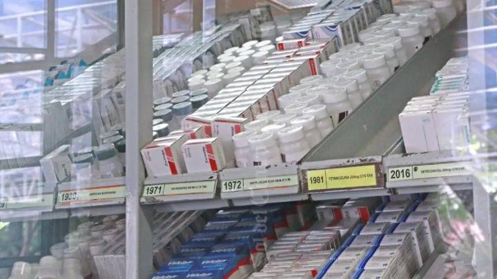 Hay abasto del 80% de medicamentos en Puebla, pero faltan fármacos de especialidad