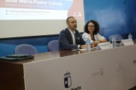 Un centenar de sanitarios abordan la atención a personas Lgtbi
