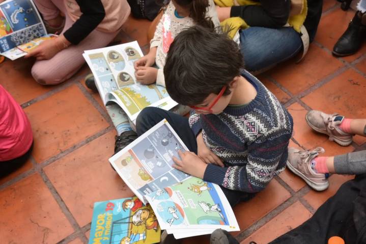 "Espacio Infancias" en la Feria del Libro de Córdoba: talleres, narraciones, actividades artísticas y juegos
