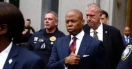Eric Adams desiste de su intento de reelección por la alcaldía de Nueva York