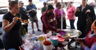 Entre la necesidad y el riesgo: cómo preparar tu estómago para comer en la calle