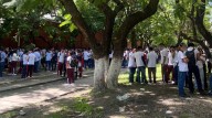 Evacúan a más de mil estudiantes del CETis 12 tras presunta amenaza de bomba