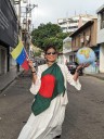«La mujer de la bandera» arribó a su país 183: ¡Venezuela!