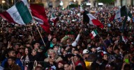Miles abarrotan el Zócalo de la CDMX para el Grito de Independencia