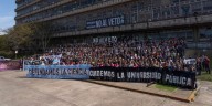 A un día de la marcha universitaria, hubo un abrazo simbólico a una facultad, un “semaforazo” y colegios tomados