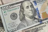 El dólar minorista alcanzó su máximo histórico nominal: superó los $1.515
