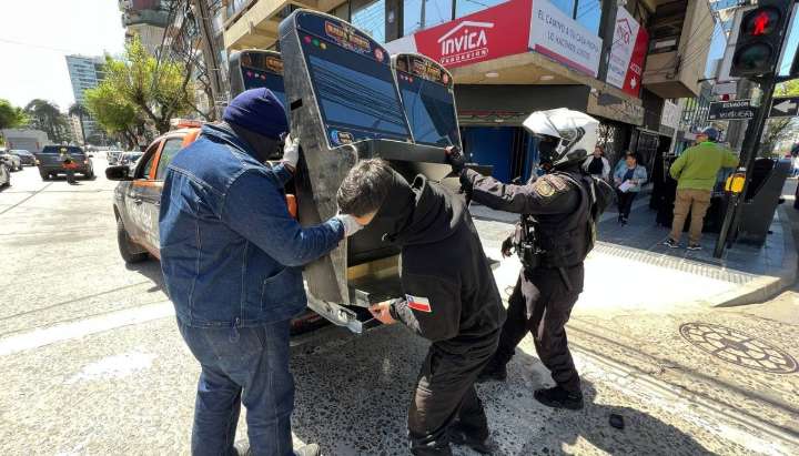 Desarticulan y clausuran casino clandestino que operaba en pleno centro de Viña del Mar