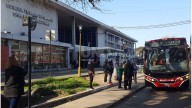 El duro relato de la hermana del hombre que murió a metros de la terminal de colectivos: "En lugar de ayudarlo, lo saquearon"