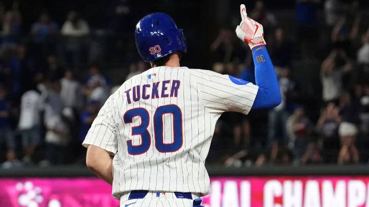Cubs' Kyle Tucker exits with tight calf, to sit Wednesday