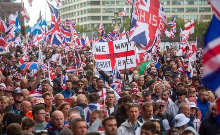 Más de 100 mil personas acuden a marcha convocada por la extrema derecha en Londres
