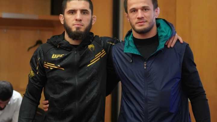 Makhachev elogia a Usman Nurmagomedov: "Puede ser campeón de la UFC"