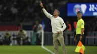 Luis Enrique, entrenador del PSG, se fractura la clavícula en un accidente ciclista
