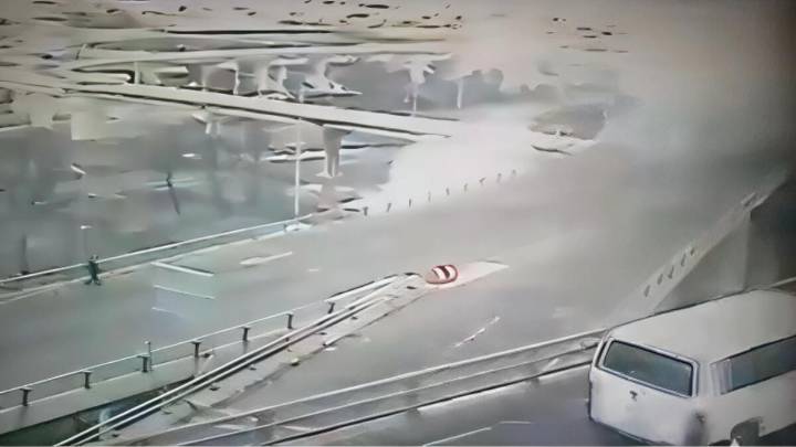 Incendio de pipa moviliza servicios de emergencia en Puente de la Concordia, Iztapalapa