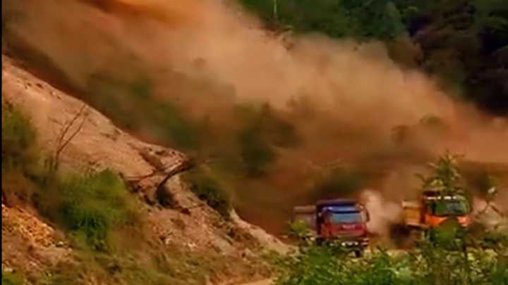 Amazonas: Derrumbe deja al menos dos muertos y tres heridos en Cohechán (VIDEO)