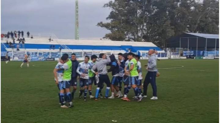 Gimnasia de Concepción del Uruguay ganó y mantuvo su plaza en el Federal A