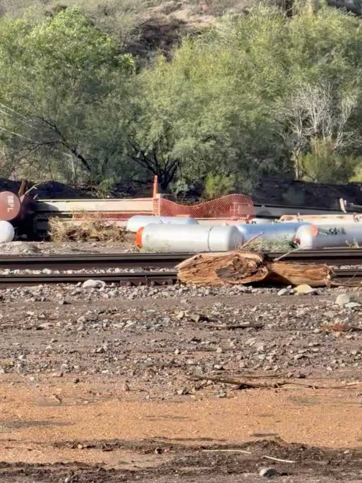 Arizona flooding kills 4, causes 1,000 propane tanks to wash away