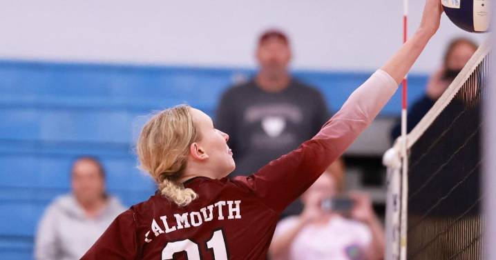 Volleyball Falls In Five At Sandwich