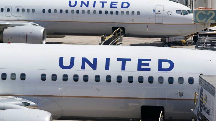 United Airlines flights grounded nationwide for 30 minutes