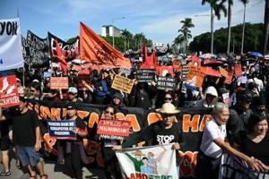 Thousands take to streets as Philippines protests flood control fraud
