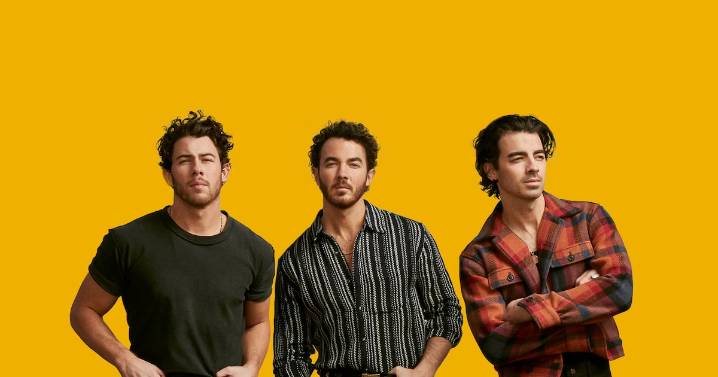 The Stage Was Hot but the Brotherly Vibes Were Chilly at the Jonas Brothers Concert