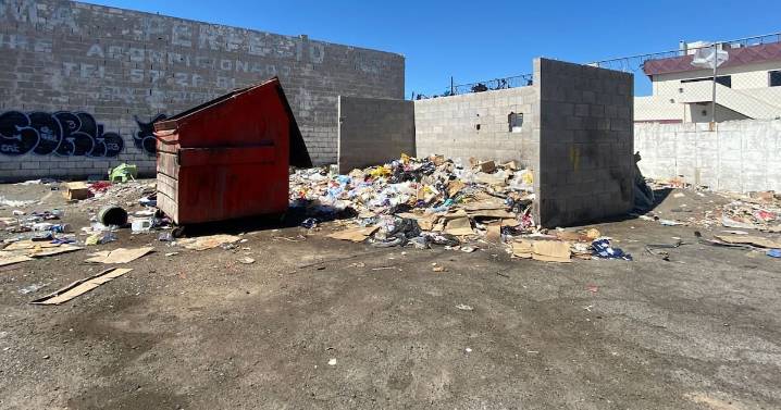 Reportan problemas de mantenimiento y acumulación de basura en cine de Centro Cívico