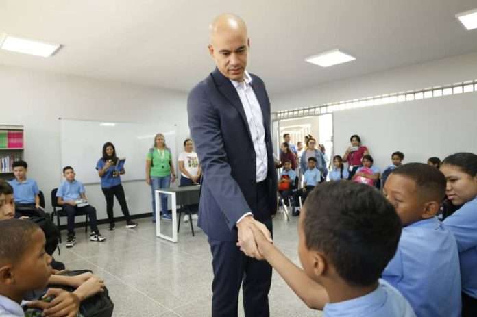 Año escolar inicia con más de 110 mil niños reincorporados al sistema educativo