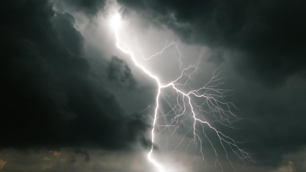 Científicos descubren que el hielo podría generar electricidad; sería clave para entender el origen de los rayos durante tormentas