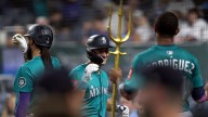 Canzone belts 3 HRs as Seattle Mariners wins 10th straight