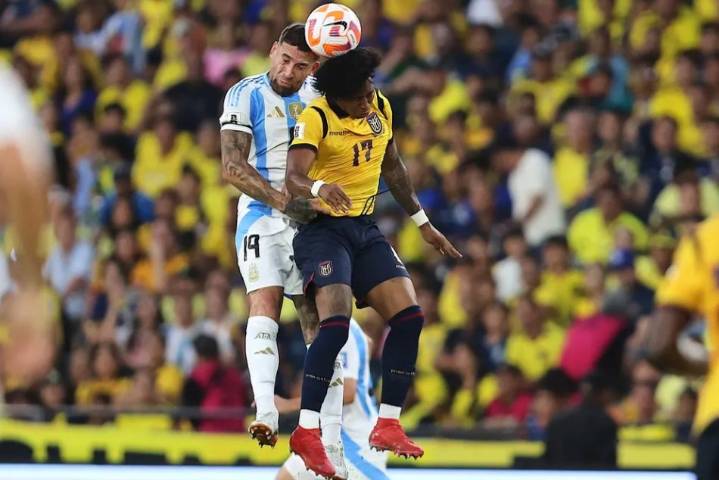 Argentina no fue la de siempre y cayó en Ecuador