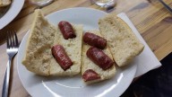 Lluvia de críticas a un bar de Zaragoza por su bocadillo de chorizo: “Les sale económico”