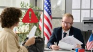 Error fatal: la ropa que nunca debería usar en la entrevista de visa americana, según expertos