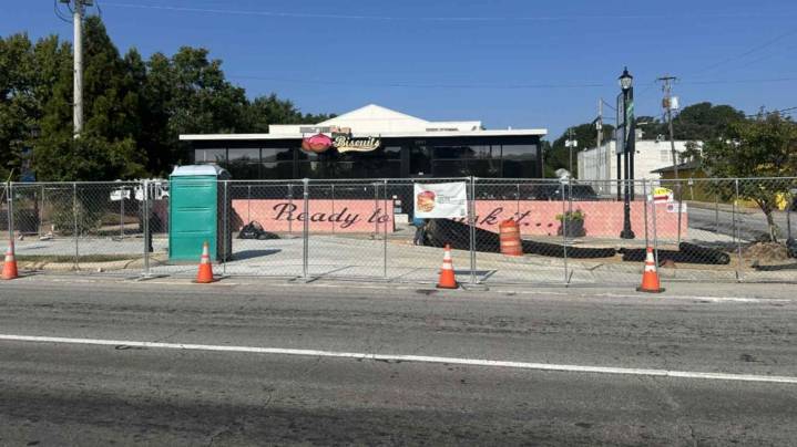 'We’re no longer visible': East Point restaurant struggles behind construction zone