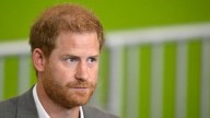 El príncipe Harry "se arrepiente" de algunas decisiones y quiere reconciliarse con su familia, según el 'Daily Mail'