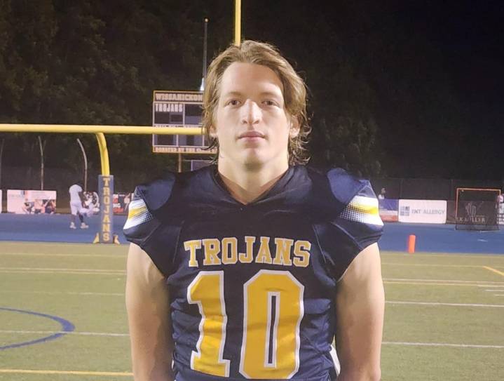 FOOTBALL: Wissahickon pulls away from Archbishop Carroll in 4th quarter