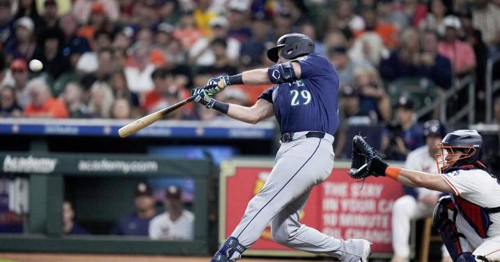 Cal Raleigh's record-breaking home run lifts Mariners over Astros for 6