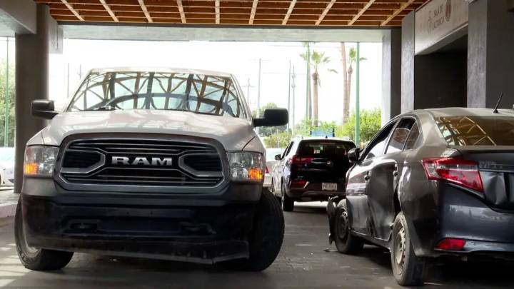 Detienen a Presunto Funcionario por Chocar Vehículo Oficial e Intentar Huir, en Hermosillo