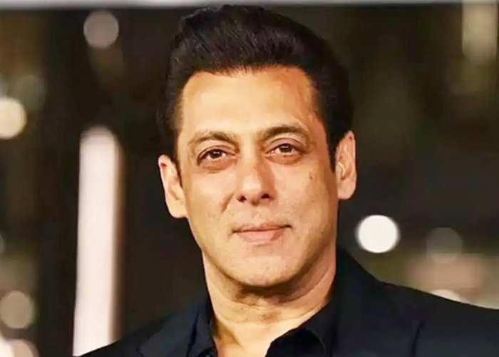 Salman Khan takes a dig at his past girlfriends in the latest episode of “BB19”