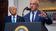 Aunque sin evidencia científica, Trump vincula al paracetamol con el autismo